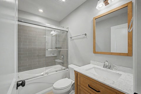 Tiny photo for 555 N Springfield Avenue, Chicago, IL 60624 (MLS # 12702046)