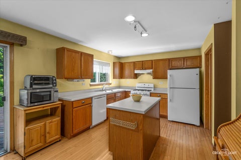 Tiny photo for 158 Edgewater Lane, Sugar Grove, IL 60554 (MLS # 12582214)