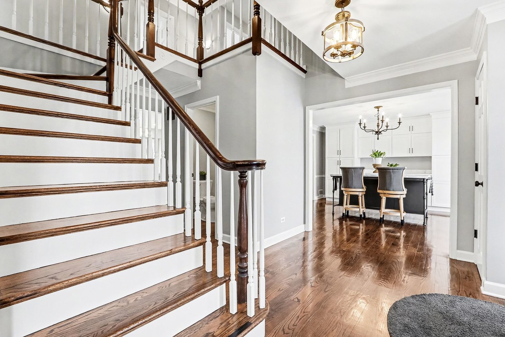 25w313 Mayflower Avenue