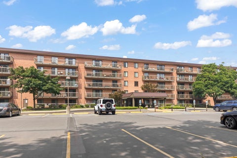 Tiny photo for Willowbrook, IL 60527 (MLS # 12712692)