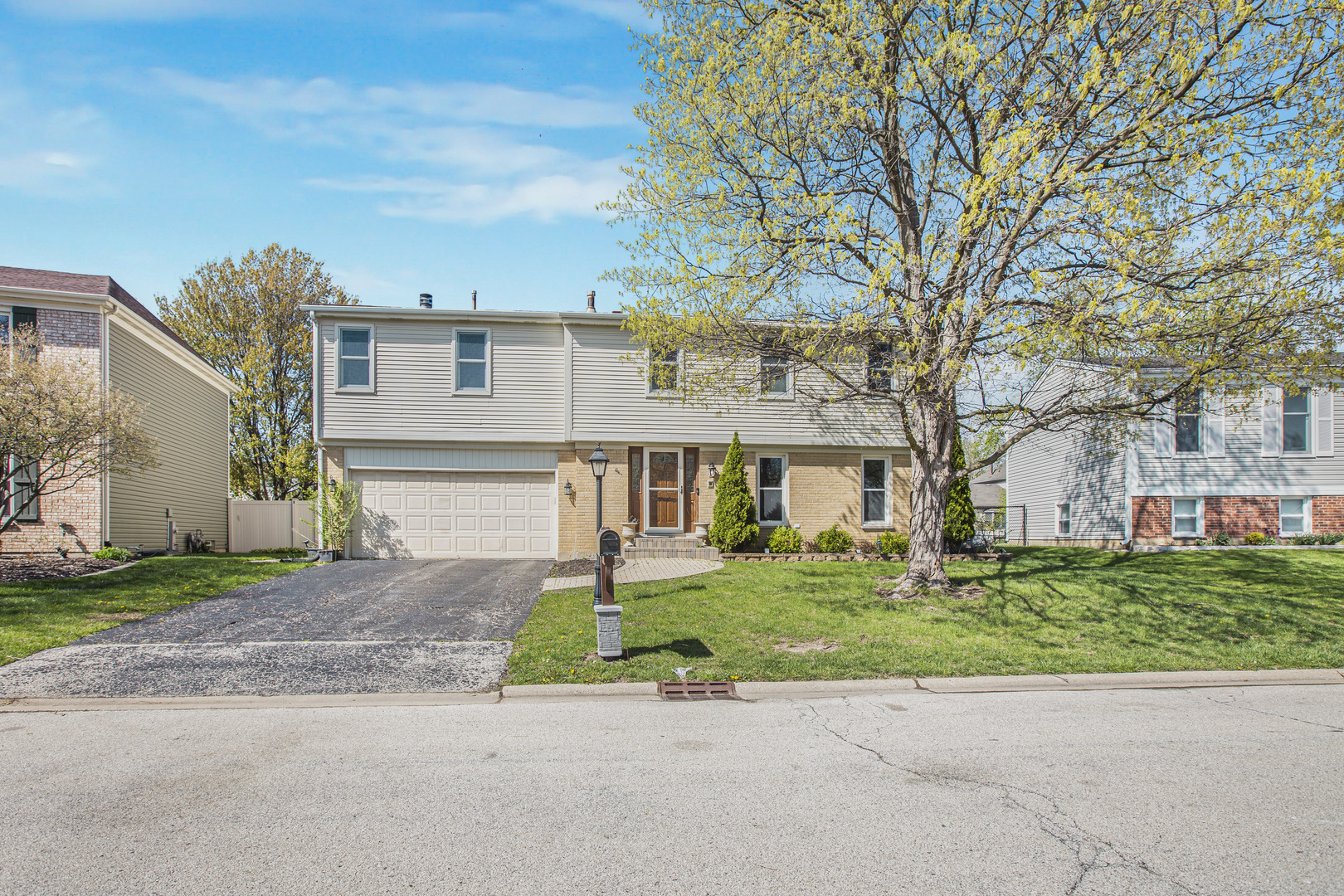 1300 Pembrook Circle