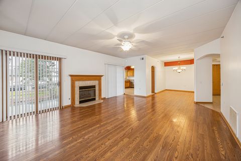 Tiny photo for 11555 Settlers Pond Way #1A, Orland Park, IL 60467 (MLS # 12586192)