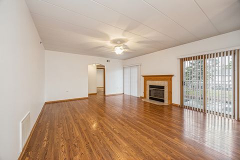 Tiny photo for 11555 Settlers Pond Way #1A, Orland Park, IL 60467 (MLS # 12586192)