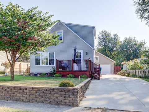 Photo of 1417 10th Avenue, Rock Falls, IL 61071 (MLS # 12494246) Photo of 1417 10th Avenue, Rock Falls, IL 61071 (MLS # 12494246)