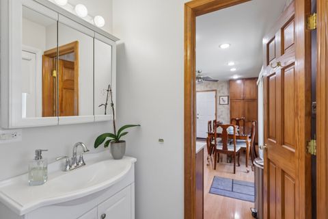 Tiny photo for 1450 Jefferson Road, Hoffman Estates, IL 60169 (MLS # 12657134)