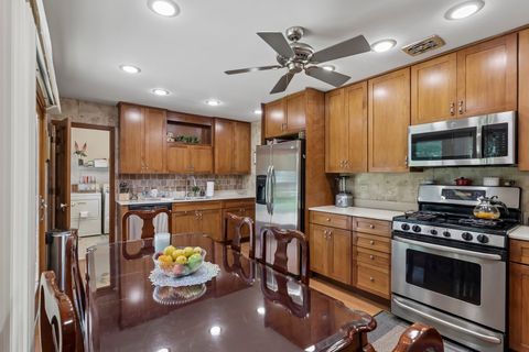 Tiny photo for 1450 Jefferson Road, Hoffman Estates, IL 60169 (MLS # 12657134)
