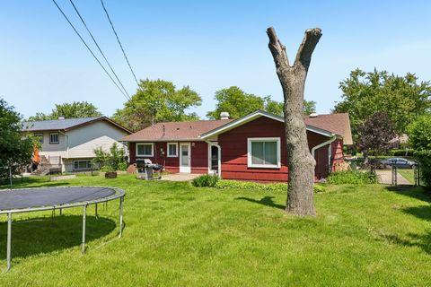 Tiny photo for 1450 Jefferson Road, Hoffman Estates, IL 60169 (MLS # 12657134)