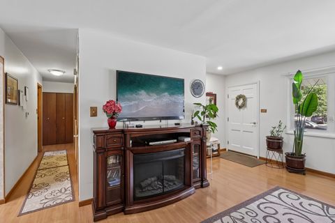 Tiny photo for 1450 Jefferson Road, Hoffman Estates, IL 60169 (MLS # 12657134)