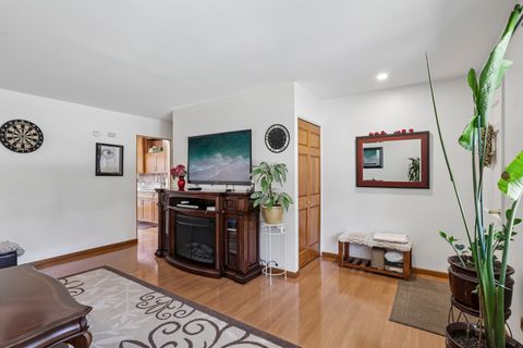 Tiny photo for 1450 Jefferson Road, Hoffman Estates, IL 60169 (MLS # 12657134)