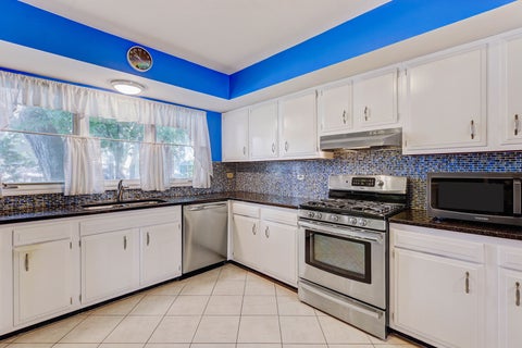 Tiny photo for 330 Elmwood Lane, Bloomingdale, IL 60108 (MLS # 12735376)