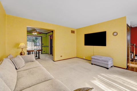 Tiny photo for 330 Elmwood Lane, Bloomingdale, IL 60108 (MLS # 12735376)