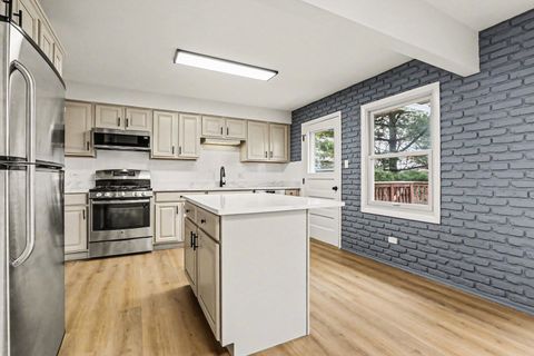 Tiny photo for 6607 163rd Place, Tinley Park, IL 60477 (MLS # 12583165)