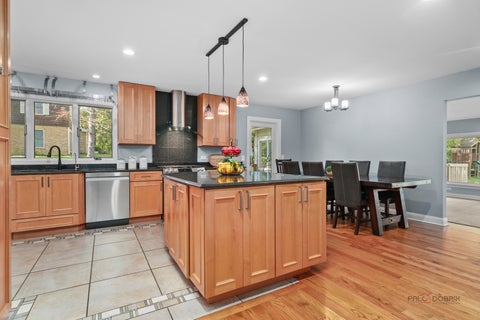 Tiny photo for 26792 W LAKEVIEW Drive S, Lake Barrington, IL 60084 (MLS # 12779190)