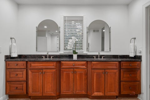 Tiny photo for 26792 W LAKEVIEW Drive S, Lake Barrington, IL 60084 (MLS # 12779190)