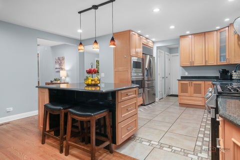 Tiny photo for 26792 W LAKEVIEW Drive S, Lake Barrington, IL 60084 (MLS # 12779190)