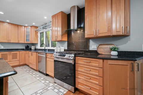 Tiny photo for 26792 W LAKEVIEW Drive S, Lake Barrington, IL 60084 (MLS # 12779190)
