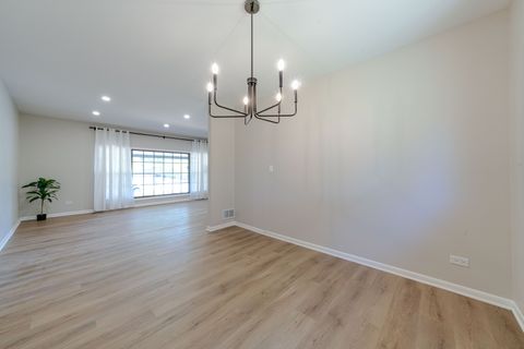 Tiny photo for 1209 Garfield Avenue, Libertyville, IL 60048 (MLS # 12477849)