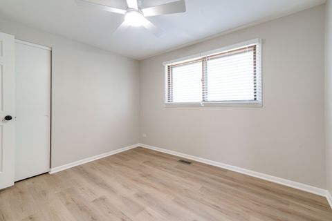 Tiny photo for 1209 Garfield Avenue, Libertyville, IL 60048 (MLS # 12477849)
