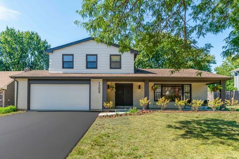 Photo of 1209 Garfield Avenue, Libertyville, IL 60048 (MLS # 12477849)
