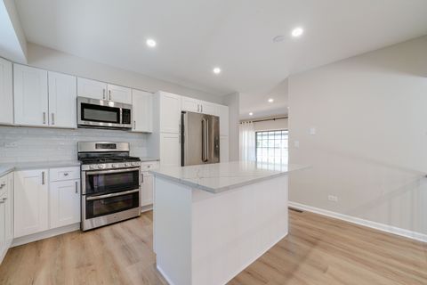 Tiny photo for 1209 Garfield Avenue, Libertyville, IL 60048 (MLS # 12477849)