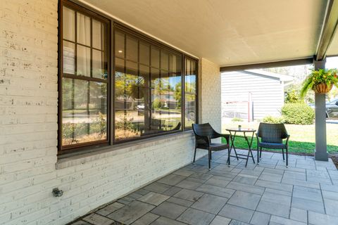 Tiny photo for 1209 Garfield Avenue, Libertyville, IL 60048 (MLS # 12477849)