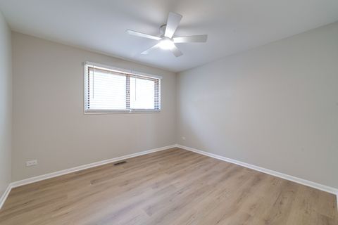 Tiny photo for 1209 Garfield Avenue, Libertyville, IL 60048 (MLS # 12477849)