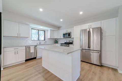 Tiny photo for 1209 Garfield Avenue, Libertyville, IL 60048 (MLS # 12477849)