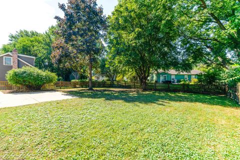 Tiny photo for 1209 Garfield Avenue, Libertyville, IL 60048 (MLS # 12477849)