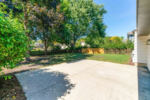 Tiny photo for 1209 Garfield Avenue, Libertyville, IL 60048 (MLS # 12477849)