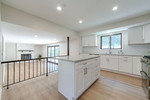 Tiny photo for 1209 Garfield Avenue, Libertyville, IL 60048 (MLS # 12477849)