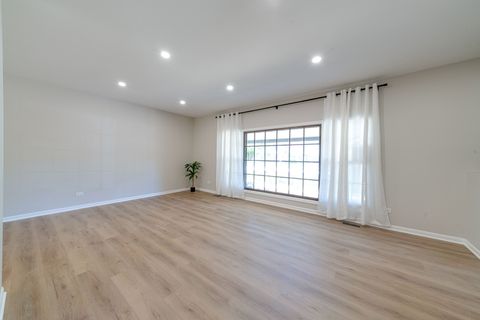 Tiny photo for 1209 Garfield Avenue, Libertyville, IL 60048 (MLS # 12477849)