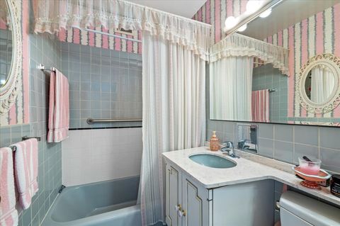 Tiny photo for 3440 N Lake Shore Drive #10B, Chicago, IL 60657 (MLS # 12472482)