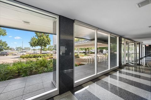 Tiny photo for 3440 N Lake Shore Drive #10B, Chicago, IL 60657 (MLS # 12472482)