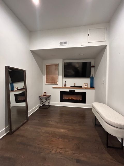 Tiny photo for 1123 W Addison Street, Chicago, IL 60613 (MLS # 12471669)