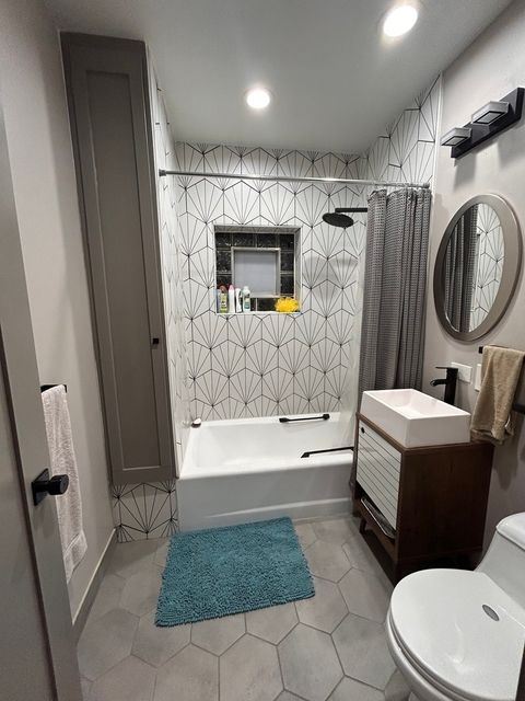 Tiny photo for 1123 W Addison Street, Chicago, IL 60613 (MLS # 12471669)