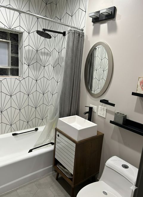 Tiny photo for 1123 W Addison Street, Chicago, IL 60613 (MLS # 12471669)