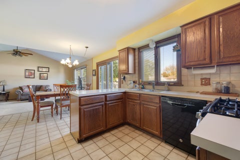 Tiny photo for 911 Wilma Lane, Elk Grove Village, IL 60007 (MLS # 12786438)
