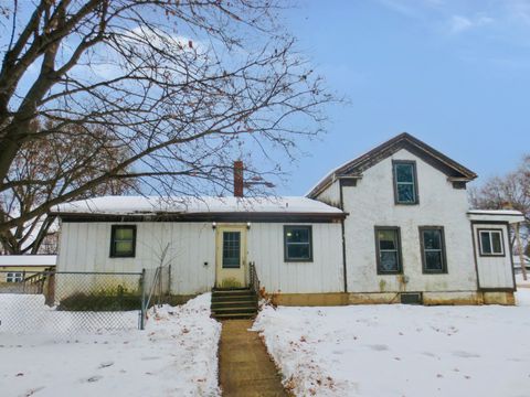 311 N 4th Street Oregon IL 61061