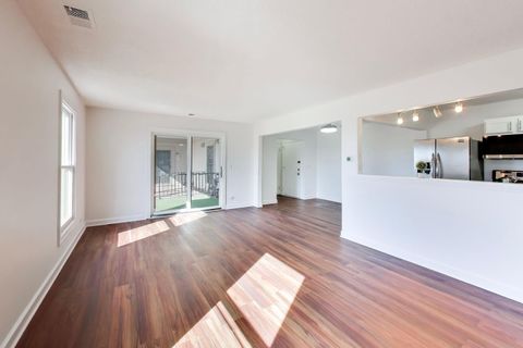 Tiny photo for 1760 Bristol Walk #F, Hoffman Estates, IL 60169 (MLS # 12580407)