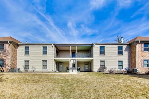 Photo of 1760 Bristol Walk #F, Hoffman Estates, IL 60169 (MLS # 12580407)