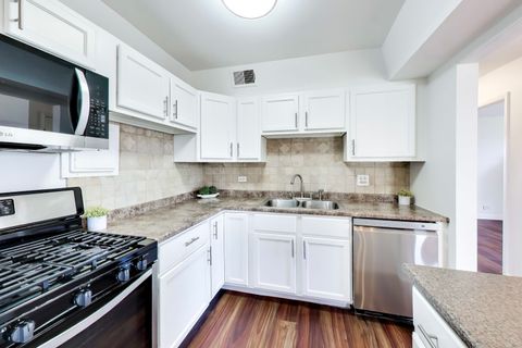 Tiny photo for 1760 Bristol Walk #F, Hoffman Estates, IL 60169 (MLS # 12580407)