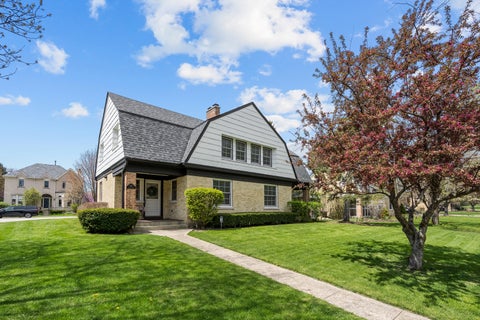 Photo of 842 LYSTER Road, Highwood, IL 60040 (MLS # 12623808)