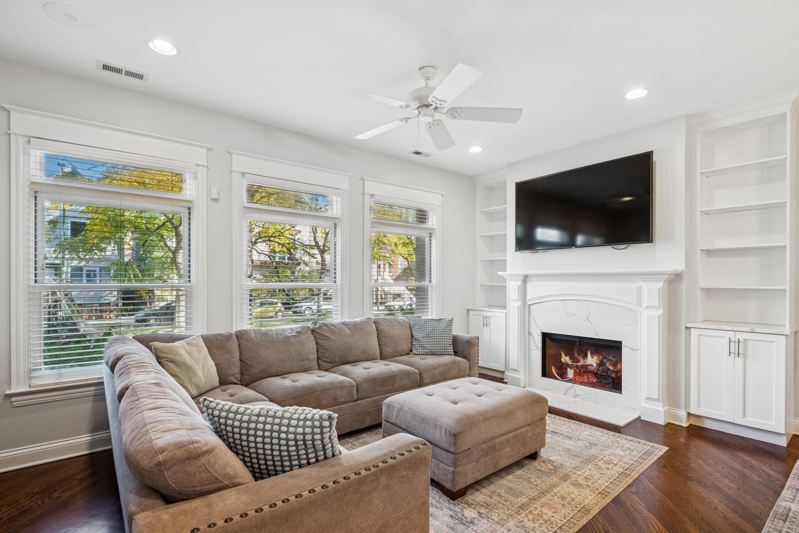 2524 N ASHLAND Avenue 1S