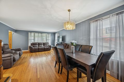 Tiny photo for 1908 BELLEVIEW Avenue, Westchester, IL 60154 (MLS # 12492118)