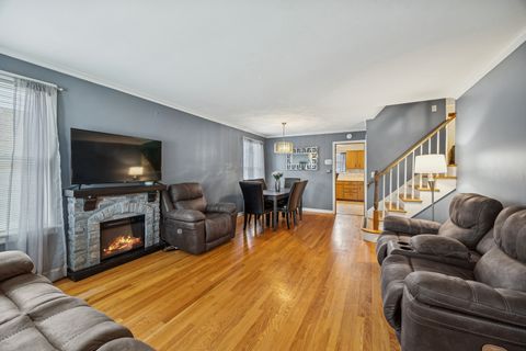 Tiny photo for 1908 BELLEVIEW Avenue, Westchester, IL 60154 (MLS # 12492118)
