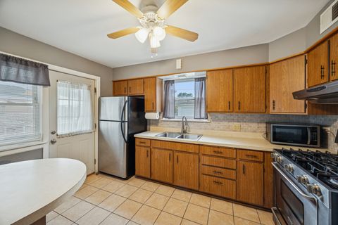 Tiny photo for 1908 BELLEVIEW Avenue, Westchester, IL 60154 (MLS # 12492118)