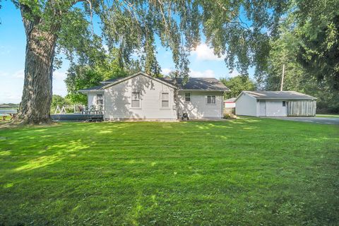 Tiny photo for 28422 W Park Avenue, Wauconda, IL 60084 (MLS # 12691851)
