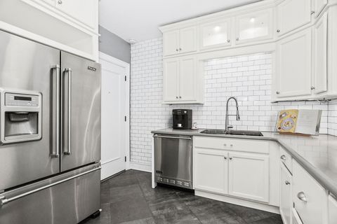 Tiny photo for 3300 N Lake Shore Drive #9D, Chicago, IL 60657 (MLS # 12461164)