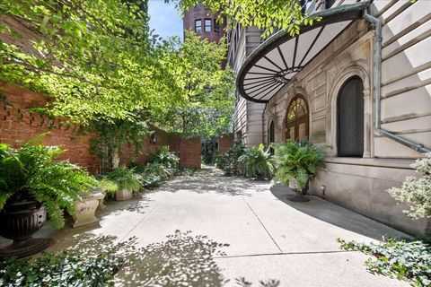 Tiny photo for 431 W Oakdale Avenue #10D, Chicago, IL 60657 (MLS # 12444419)