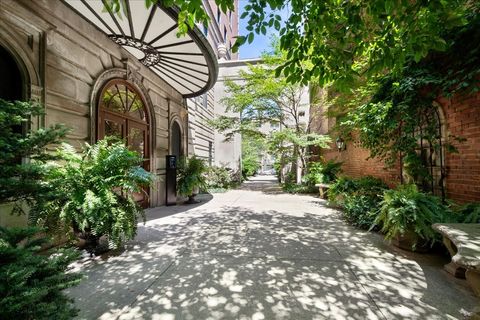 Tiny photo for 431 W Oakdale Avenue #10D, Chicago, IL 60657 (MLS # 12444419)